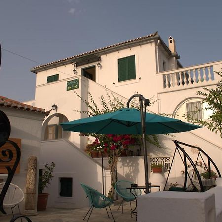 Condillia II Hotel Szpécesz Kültér fotó