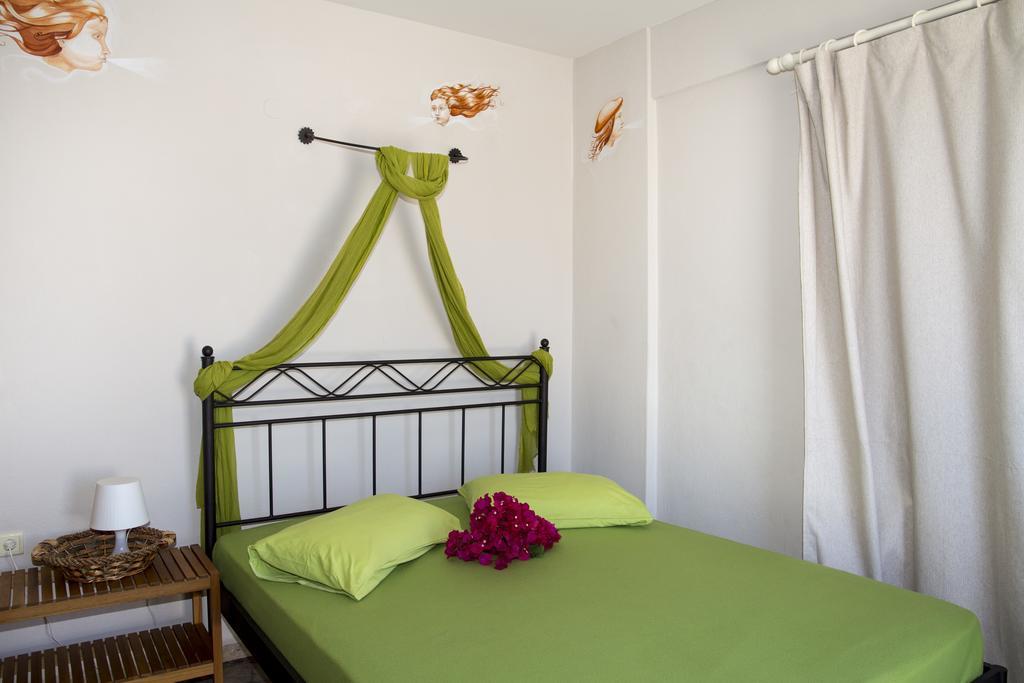 Condillia II Hotel Szpécesz Kültér fotó