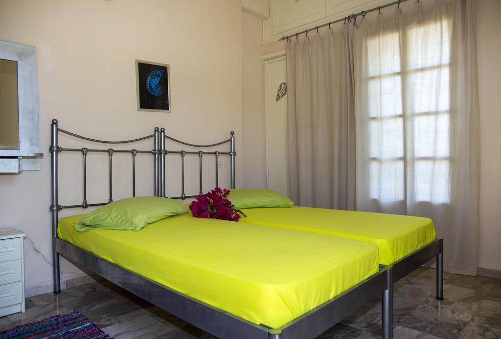 Condillia II Hotel Szpécesz Kültér fotó